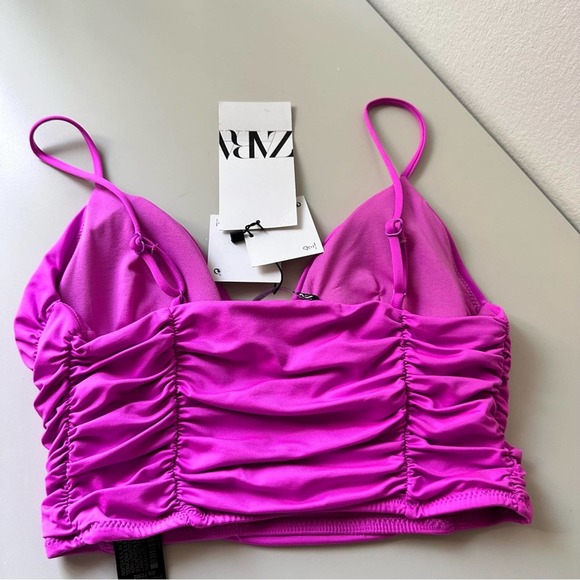 NWT Zara V-neck bikini top with removable cups and adjustable thin straps. - Picture 2 of 7